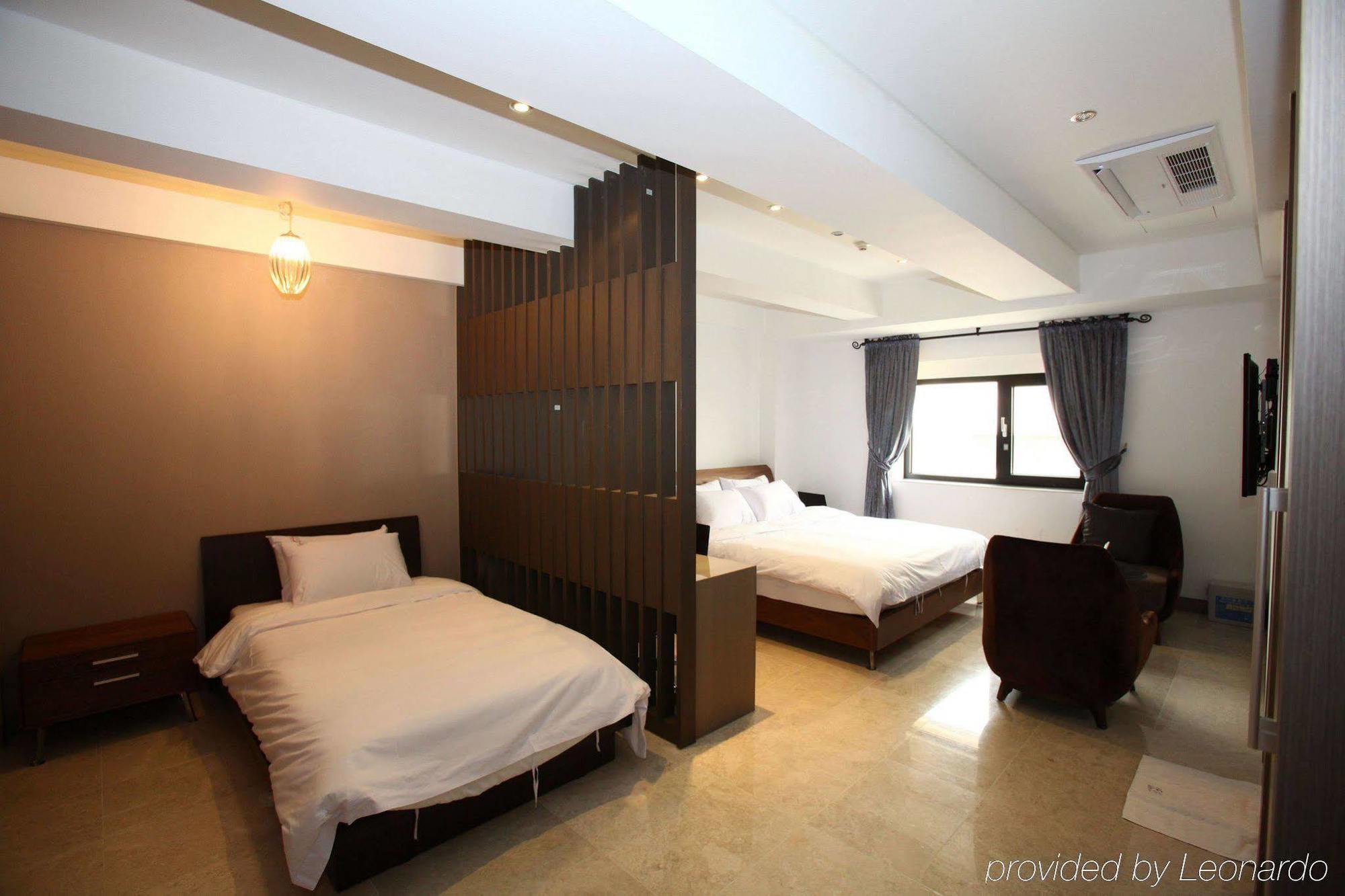 Suwon Reve Hotel Szoba fotó